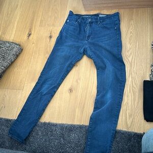 AG jeans the Farrah skinny ankle in size 29R